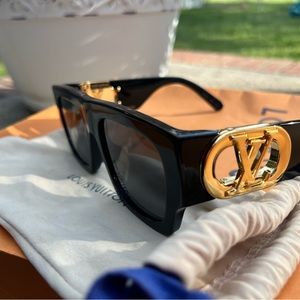 *AUTHENTIC* Louis Vuitton Sunglasses
